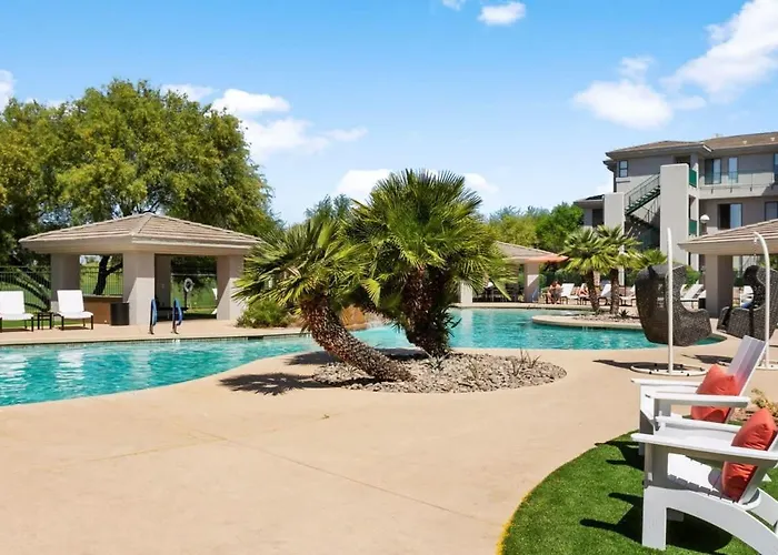 2br Cozysuites At Kierland Commons With Pool #04 Apartment