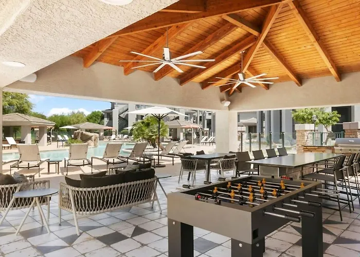 2br Cozysuites At Kierland Commons With Pool #04 Apartment
