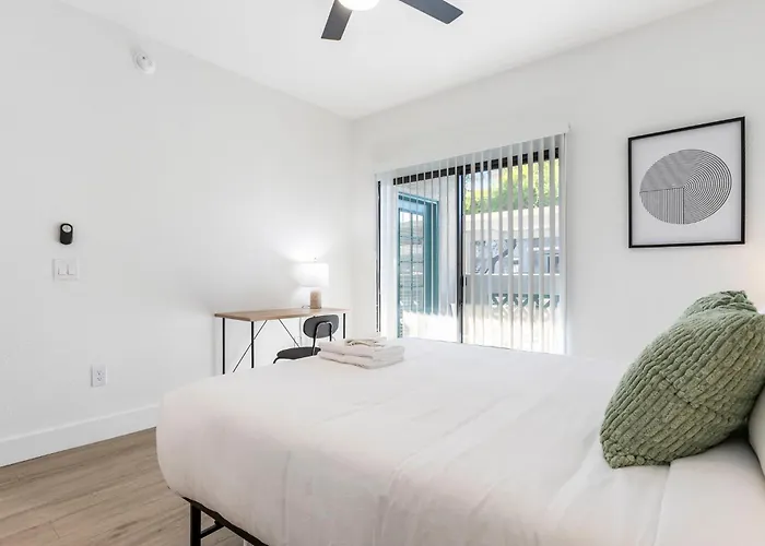 2br Cozysuites At Kierland Commons With Pool #04 Scottsdale