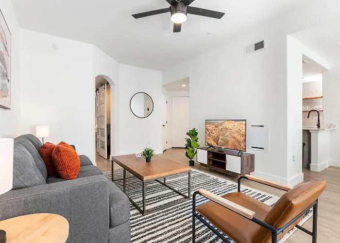 2br Cozysuites At Kierland Commons With Pool #04 Apartment *
