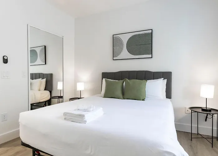 2br Cozysuites At Kierland Commons With Pool #04 Scottsdale