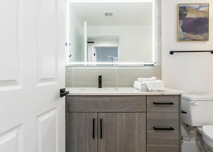 2br Cozysuites At Kierland Commons With Pool #04 Apartment Scottsdale
