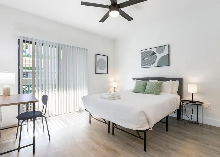 Apartment 2br Cozysuites At Kierland Commons With Pool #04 Scottsdale