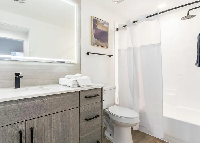 2br Cozysuites At Kierland Commons With Pool #04 Apartment *