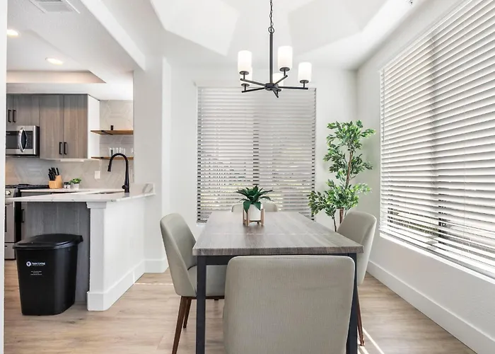 2br Cozysuites At Kierland Commons With Pool #04 Apartment *